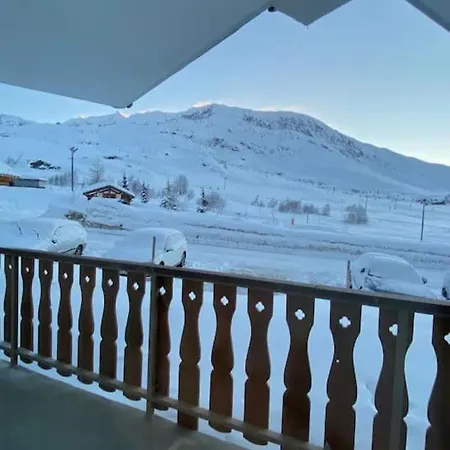 Aux Pieds Alpe D'huez Apartment *